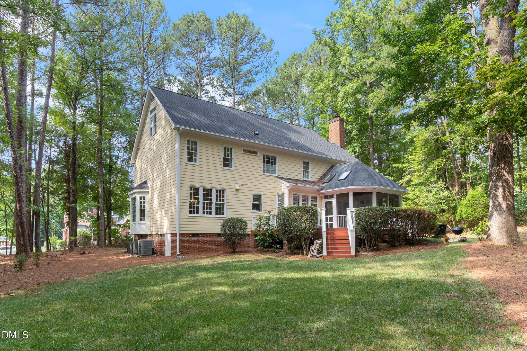 909 Oak Creek Road Raleigh, NC 27615 - Photo 6 of 61 11-web-or-mls-IMG_4476RE