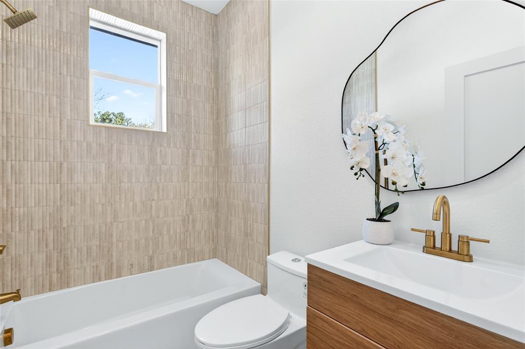 439 West 9th Street, Unit 3 Dallas, TX 75208 - Photo 13 of 31