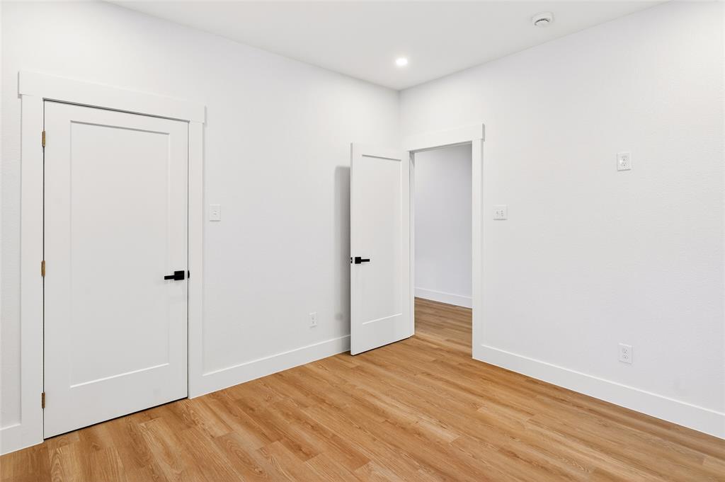 439 West 9th Street, Unit 3 Dallas, TX 75208 - Photo 10 of 31