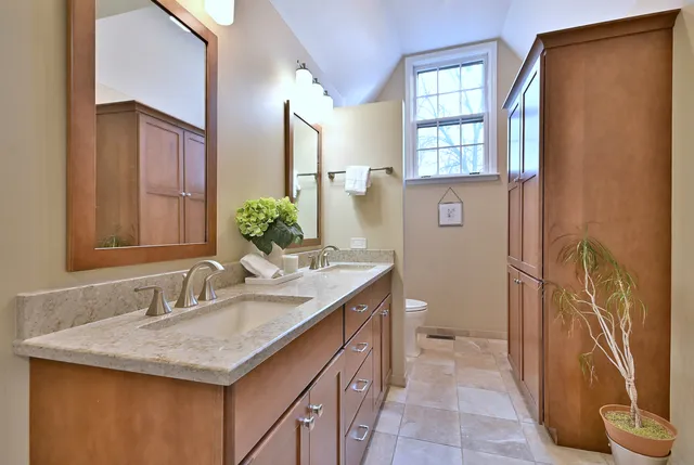 $449,900 | 1612 Stonebridge Trail, Wheaton, IL 60189