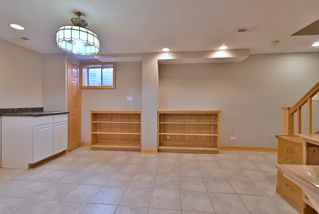 $449,900 | 1612 Stonebridge Trail, Wheaton, IL 60189