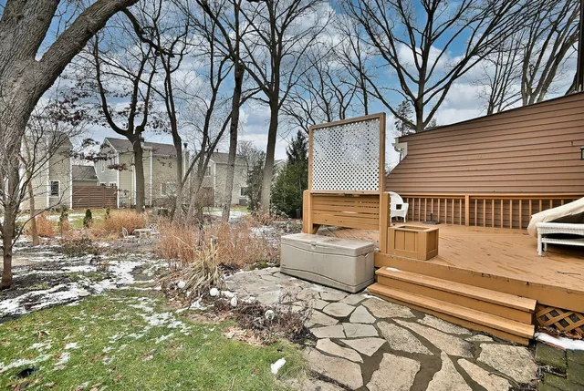 $449,900 | 1612 Stonebridge Trail, Wheaton, IL 60189