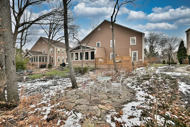 $449,900 | 1612 Stonebridge Trail, Wheaton, IL 60189