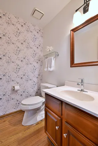 $449,900 | 1612 Stonebridge Trail, Wheaton, IL 60189