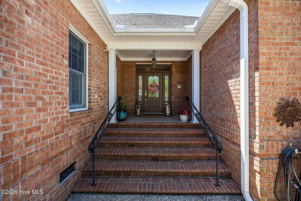 $530,000 | 102 Pinehurst Drive, New Bern, NC 28562