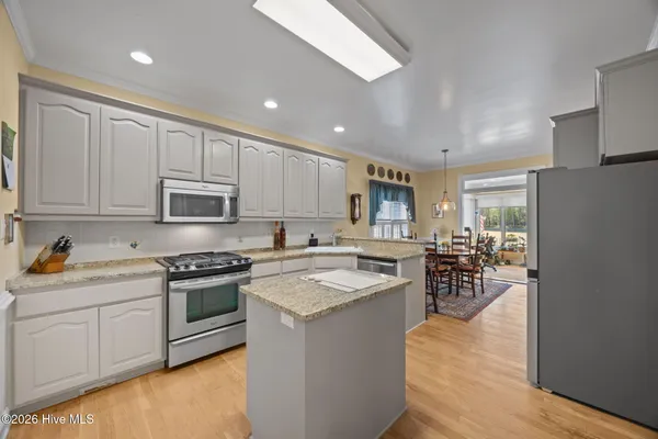 $530,000 | 102 Pinehurst Drive, New Bern, NC 28562