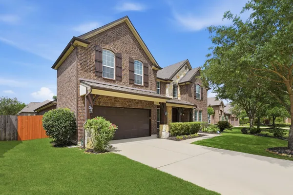$579,999 | 6010 Green Meadows Lane, Katy, TX 77493