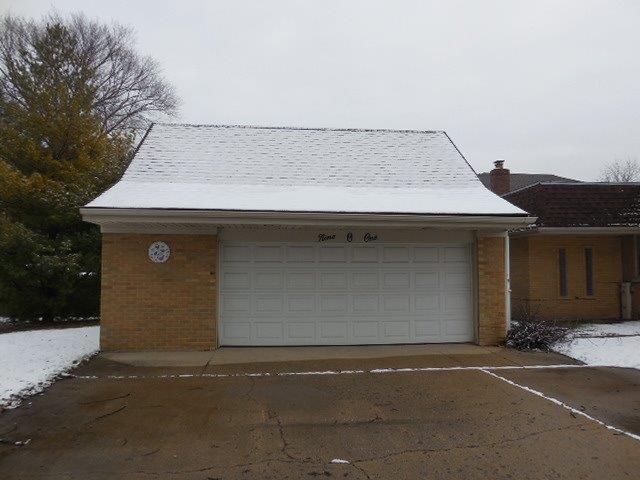 901 South Westgate Road Des Plaines, IL 60016 - Photo 3 of 21 a house with a outdoor space