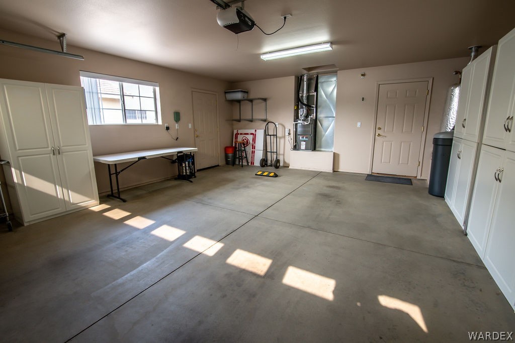 4213 East Cane Ranch Road Kingman, AZ 86401 - Photo 19 of 40 a view of a livingroom with furniture and a window