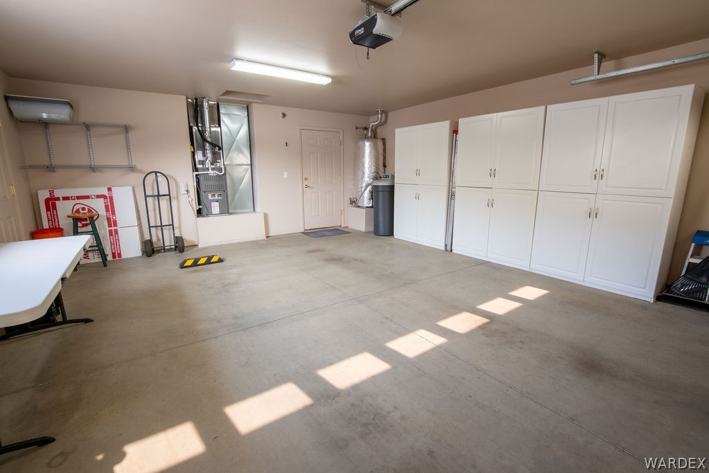 4213 East Cane Ranch Road Kingman, AZ 86401 - Photo 20 of 40 a view of a room with gym equipment
