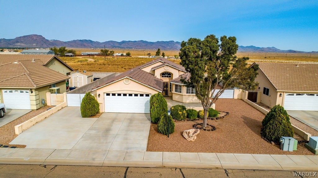 4213 East Cane Ranch Road Kingman, AZ 86401 - Photo 28 of 40 a view of a city with an ocean view
