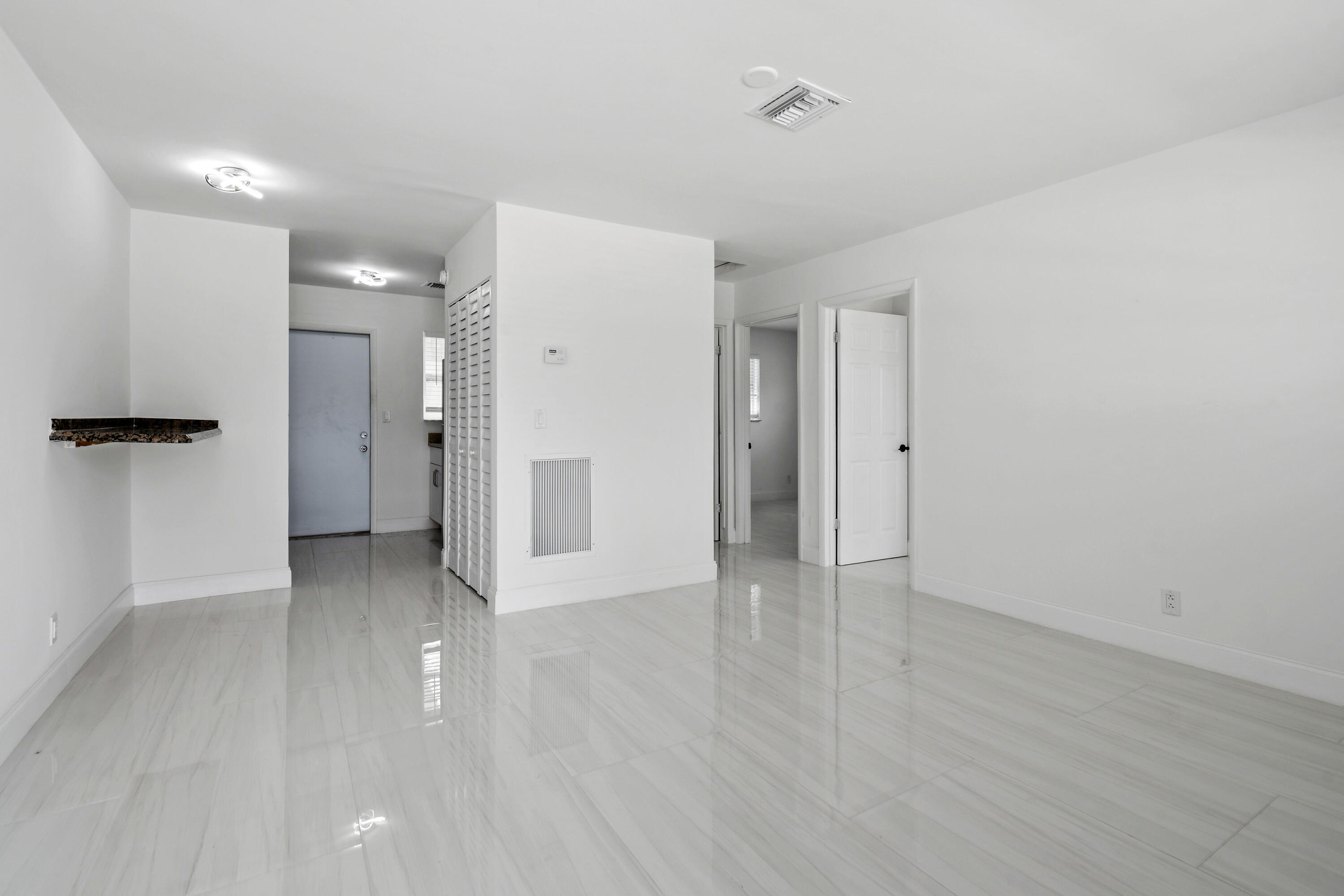 968 West 9th Street, Unit B2 Riviera Beach, FL 33404 - Photo 8 of 26 968W9thSt,UnitB2(4)