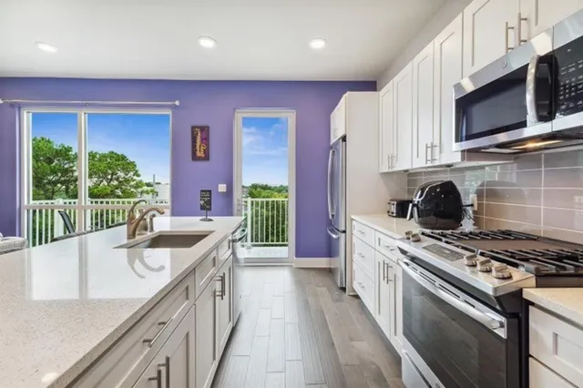 $350,000 | 900 Bartholomew Street, Unit 520, New Orleans, LA 70117