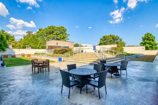 $350,000 | 900 Bartholomew Street, Unit 520, New Orleans, LA 70117