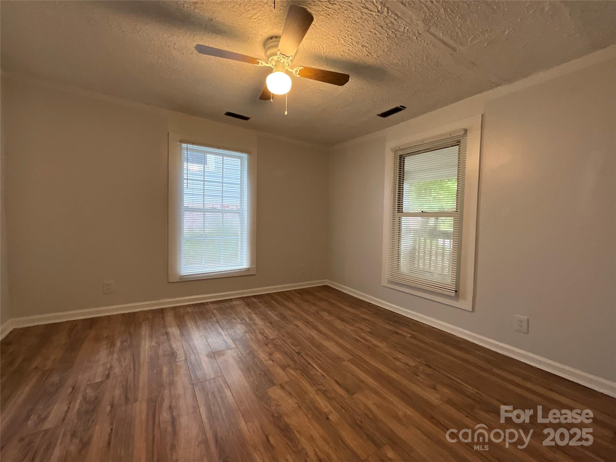 1305 Ragan Avenue High Point, NC 27260 - Photo 4 of 13