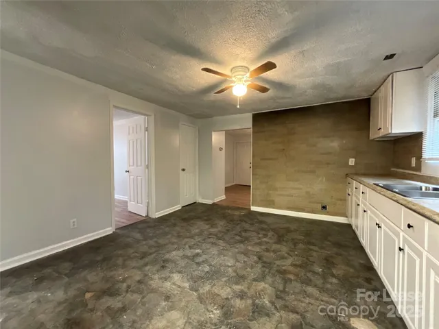 $925 | 1305 Ragan Avenue, High Point, NC 27260