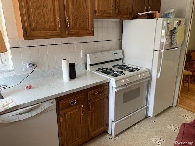 15045 Champaign Road Allen Park, MI 48101 - Photo 10 of 36 Modernized Kitchen Gas stove