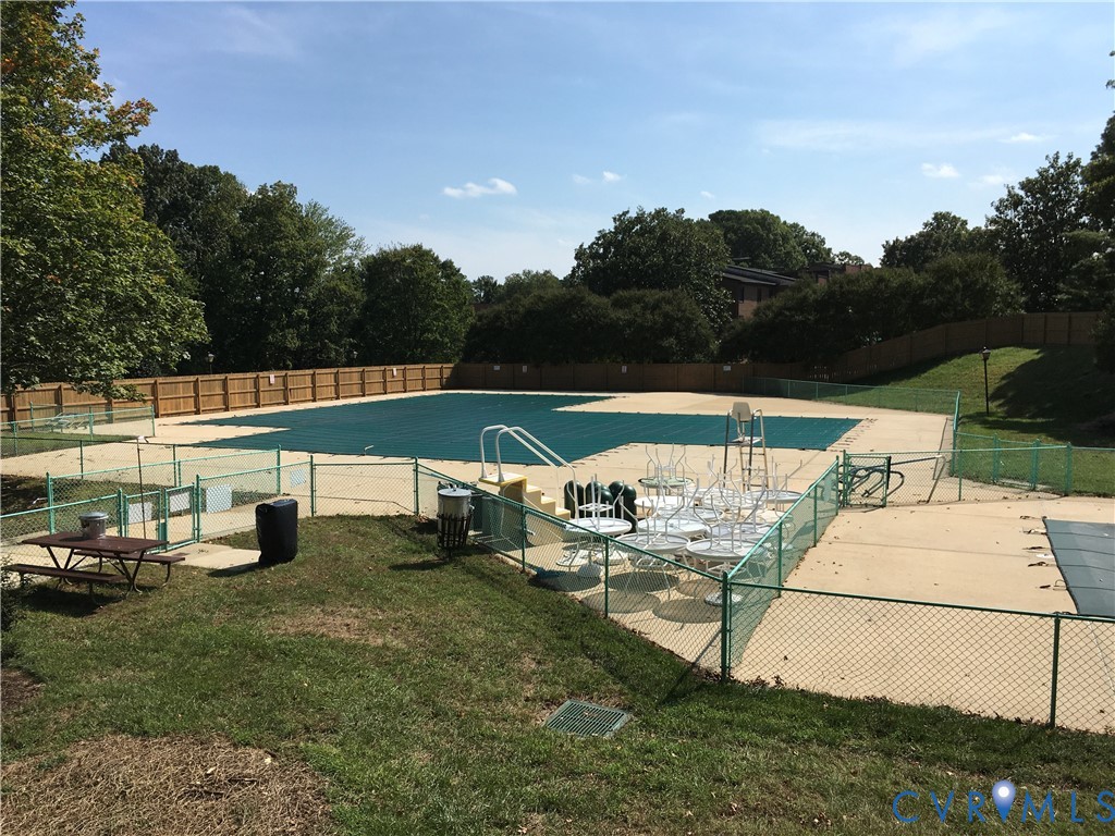 1501 Regency Woods Road, Unit 303 Henrico, VA 23238 - Photo 19 of 24 an outdoor space with furniture and garden