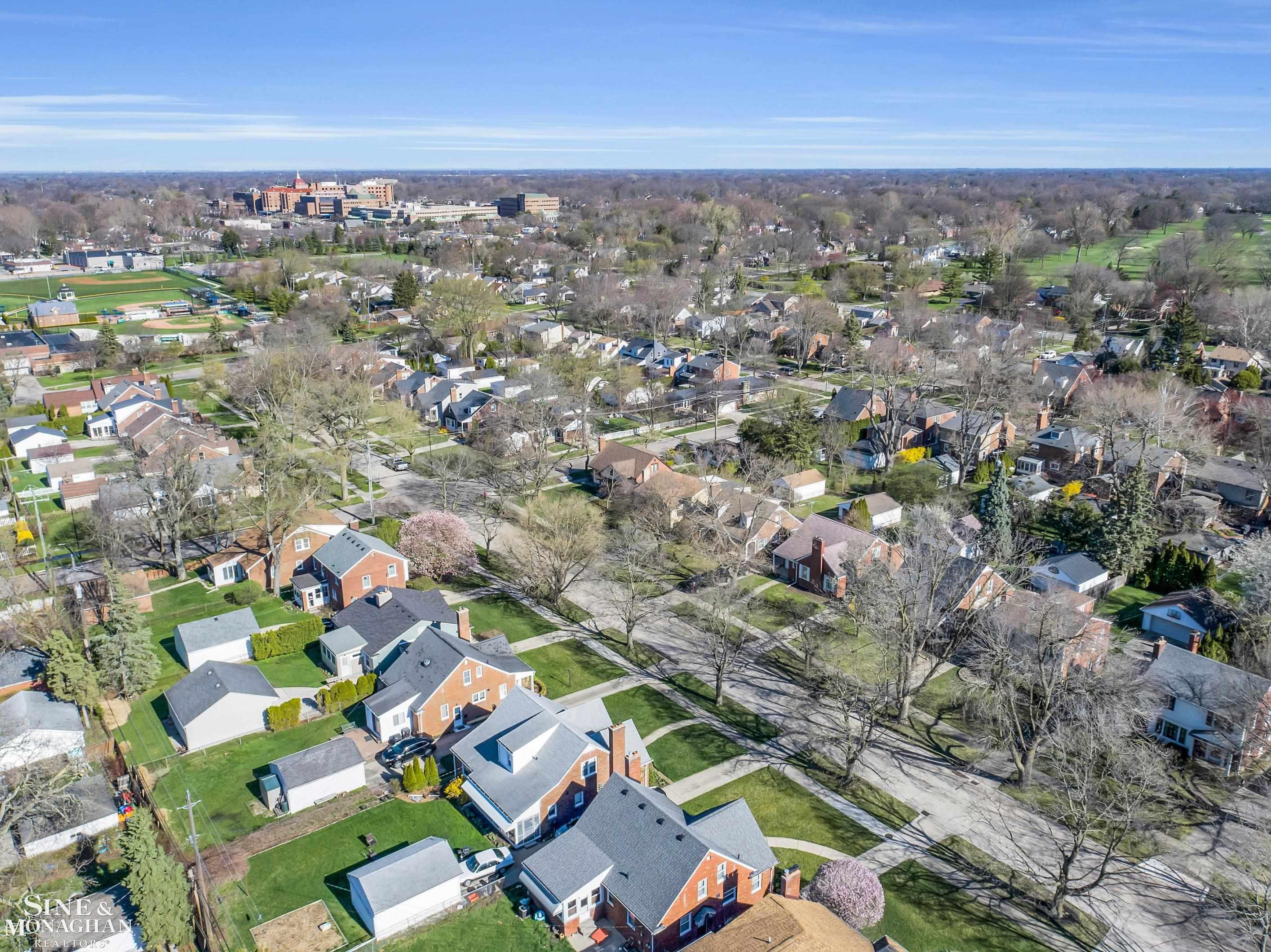 347 Ridgemont Road Grosse Pointe, MI 48236 - Photo 45 of 77 50139299-6b1ff7f2-aab7-4ca4-9624-cc71773f00bd.JPG