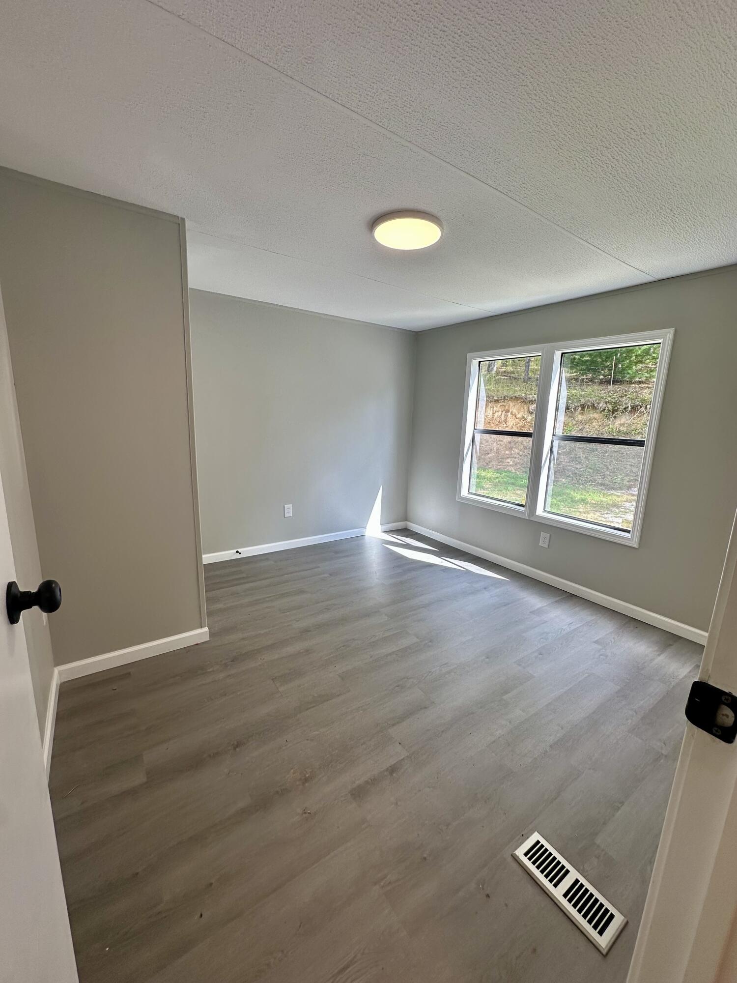 10582 Summer City Road Spring City, TN 37381 - Photo 11 of 30 FullSizeRender