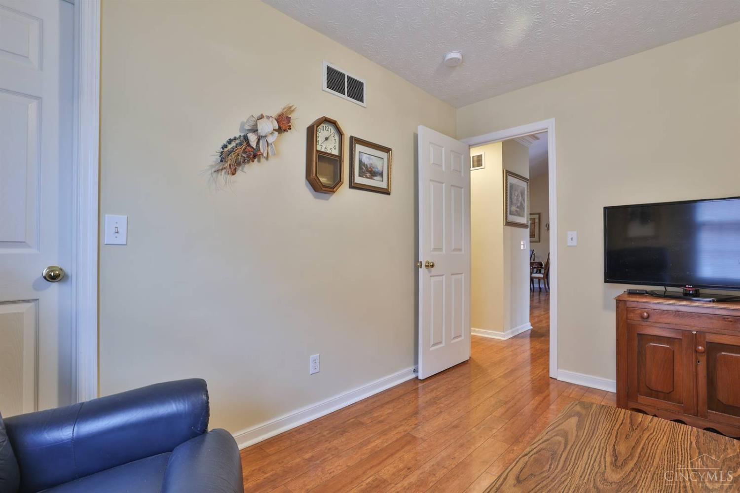 5671 Samver Road Cincinnati, OH 45239 - Photo 24 of 43 Gallery Image 24