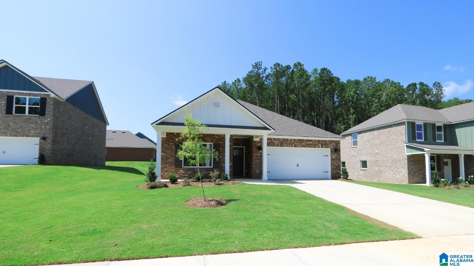 553 Boxwood Bend Calera, AL 35040 - Photo 2 of 29