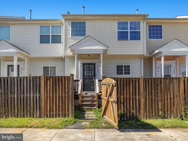 a picture of a bench in a floor