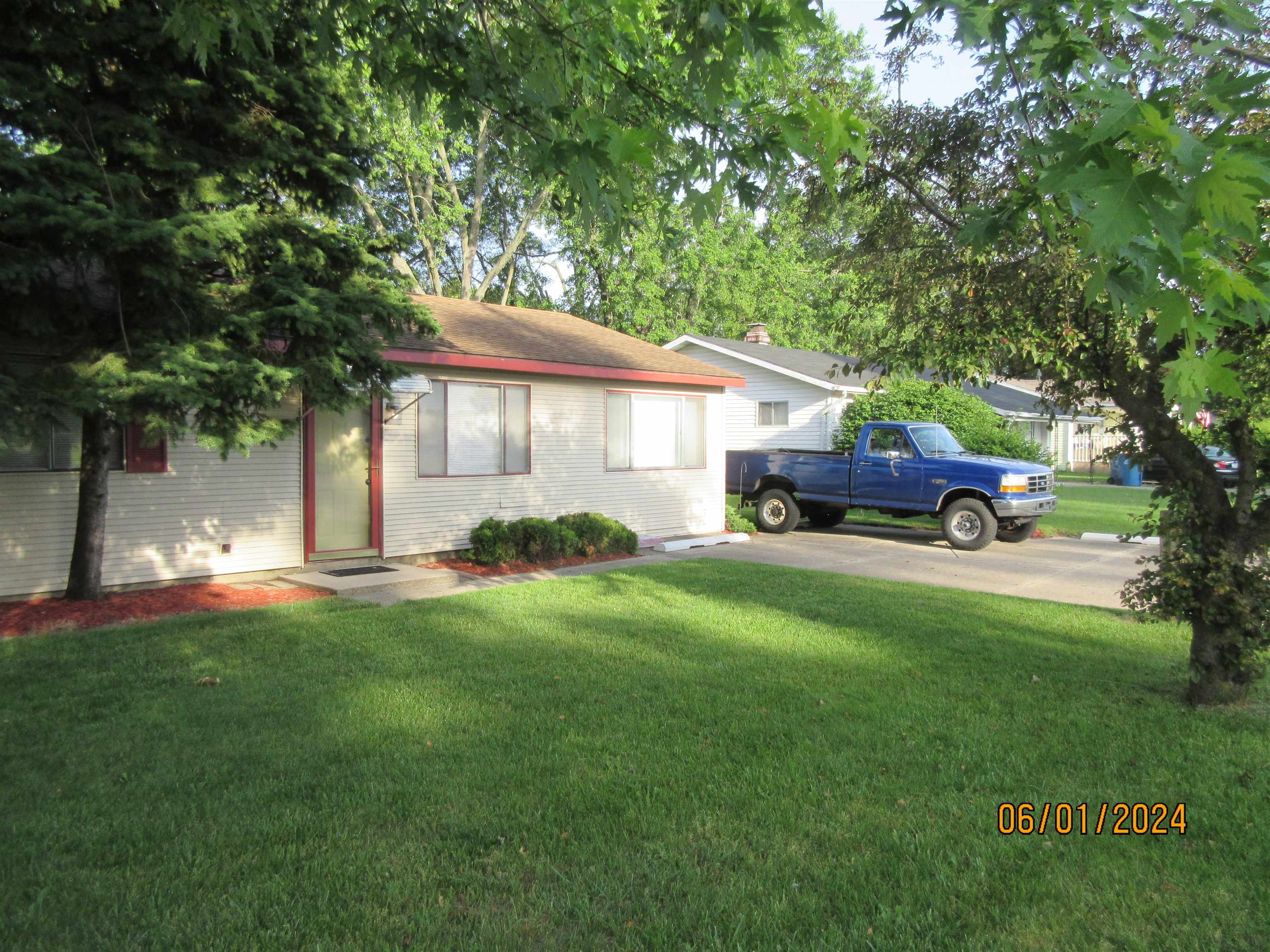 2546 Grape Road Mishawaka, IN 46545 - Photo 2 of 31 Gallery Image 2