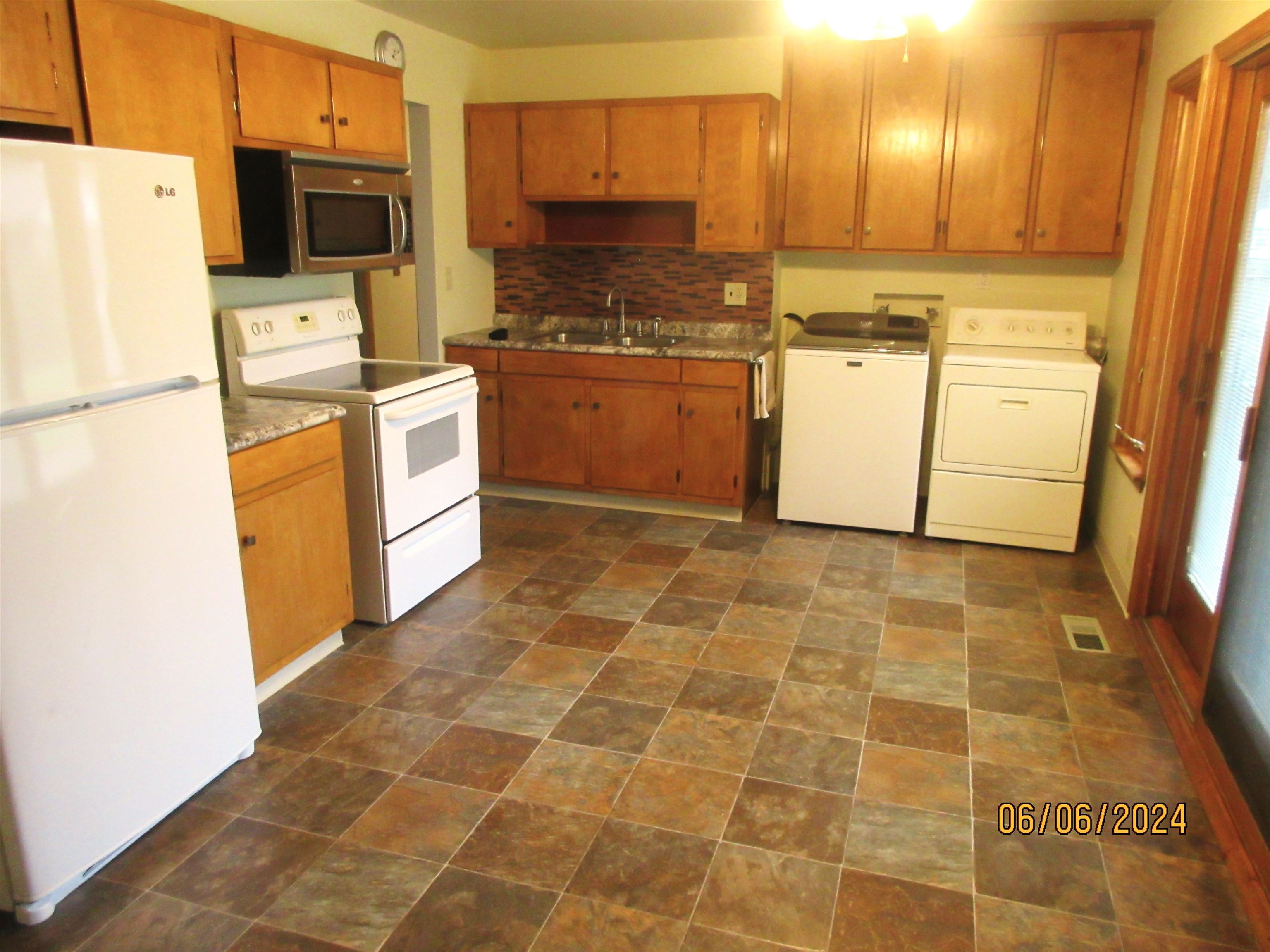 2546 Grape Road Mishawaka, IN 46545 - Photo 6 of 31 Gallery Image 6