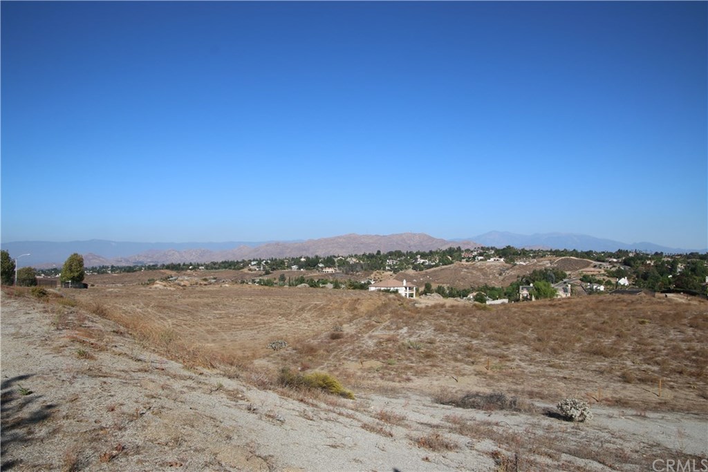 325 Green Orchard Riverside, CA 92506 - Photo 7 of 11