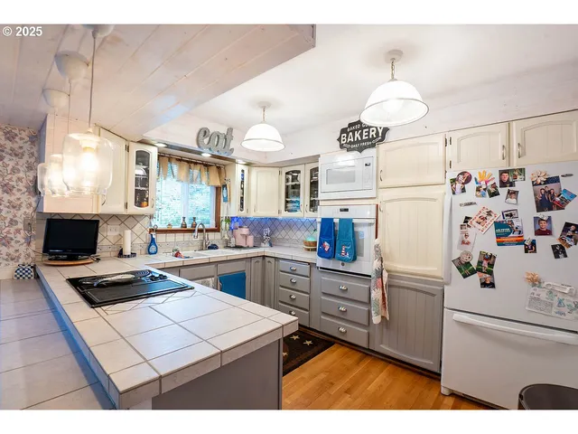 $699,000 | 93200 Evergreen Road, Astoria, OR 97103