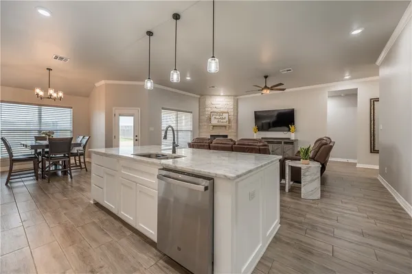 $462,500 | 141 Dana Point Road, Lorena, TX 76655