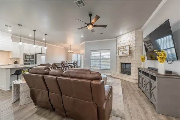 $462,500 | 141 Dana Point Road, Lorena, TX 76655