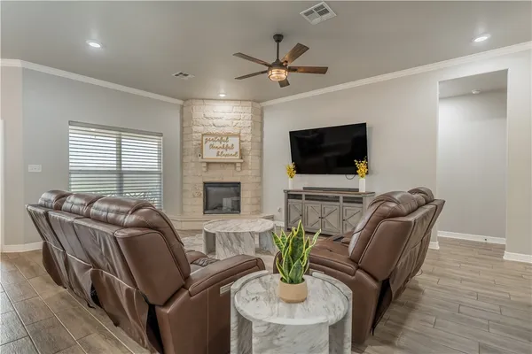 $462,500 | 141 Dana Point Road, Lorena, TX 76655