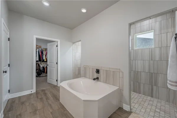 $462,500 | 141 Dana Point Road, Lorena, TX 76655