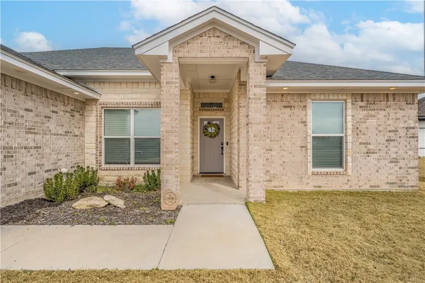 $462,500 | 141 Dana Point Road, Lorena, TX 76655