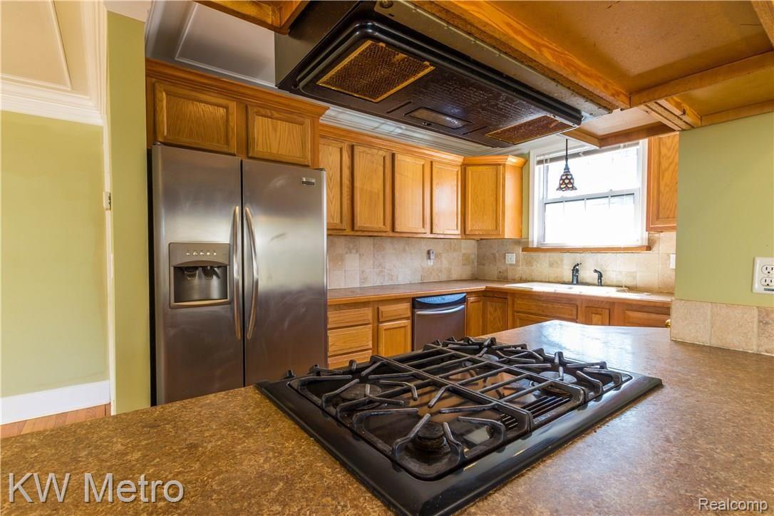 20156 Sheffield Road Detroit, MI 48221 - Photo 8 of 16 20156 Sheffield Rd (12 of 23).jpg