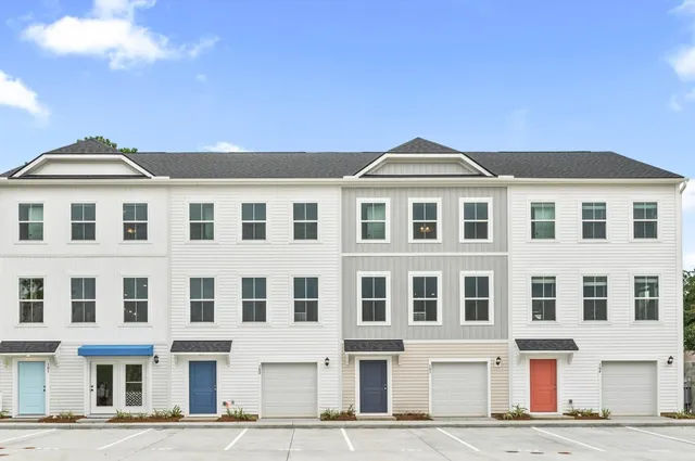 $338,490 | 4633 Forest Hills Drive, Unit 1201, North Charleston, SC 29418