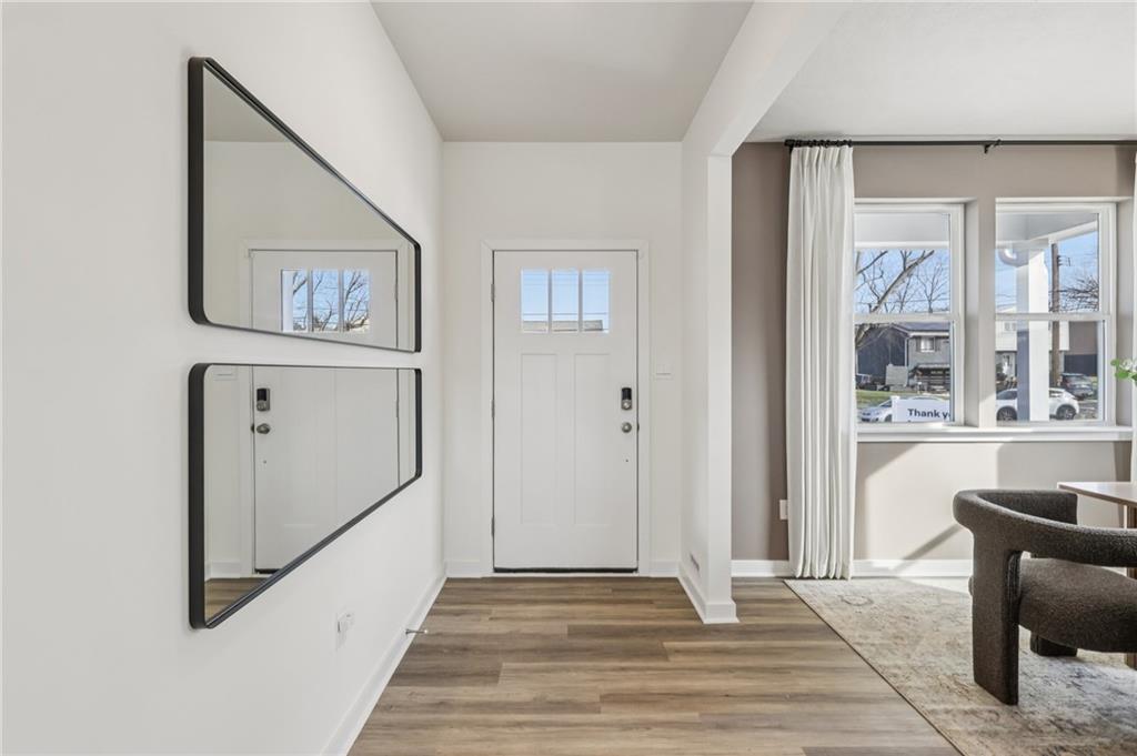 1083 Peachtree Road Carnegie, PA 15106 - Photo 3 of 30