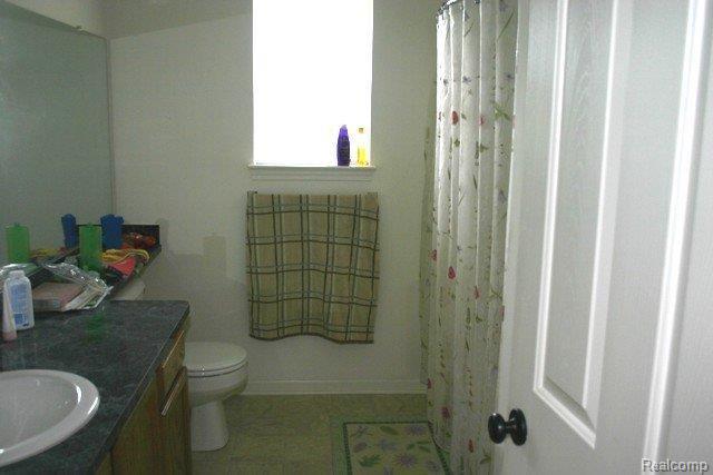9059 Maple Ridge Drive Newport, MI 48166 - Photo 6 of 10 Master Bth (2)