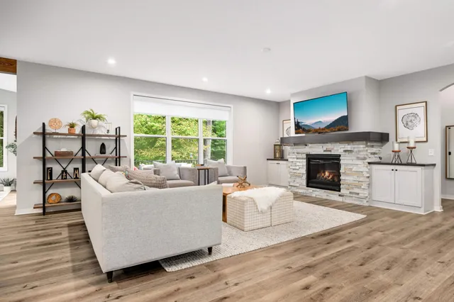 $949,900 | 6655 Bracken Drive, Excelsior, MN 55331