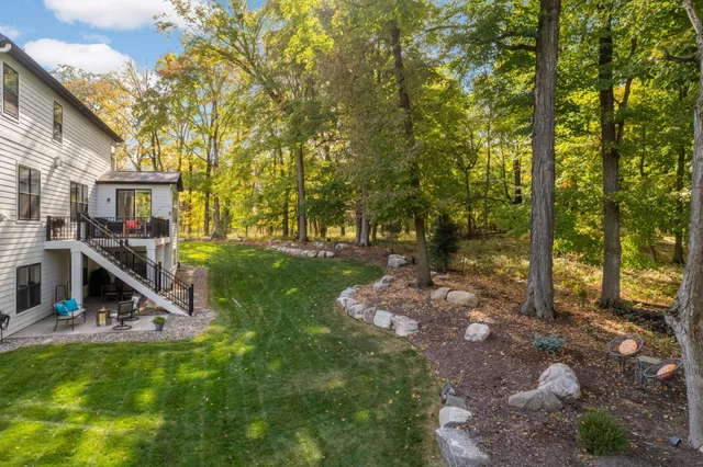 $949,900 | 6655 Bracken Drive, Excelsior, MN 55331