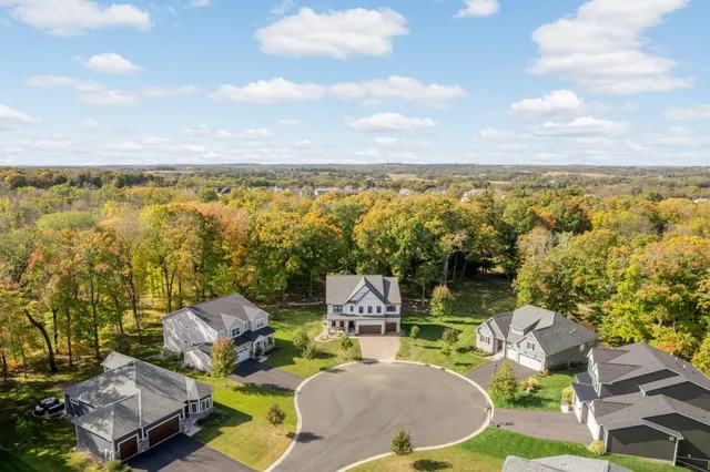 $949,900 | 6655 Bracken Drive, Excelsior, MN 55331