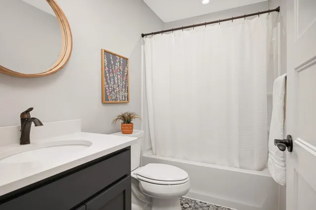 $949,900 | 6655 Bracken Drive, Excelsior, MN 55331