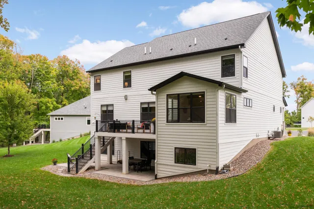 $949,900 | 6655 Bracken Drive, Excelsior, MN 55331