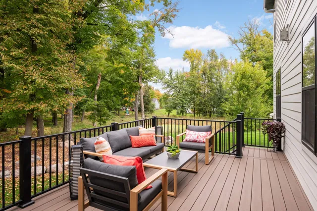 $949,900 | 6655 Bracken Drive, Excelsior, MN 55331