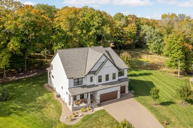 $949,900 | 6655 Bracken Drive, Excelsior, MN 55331