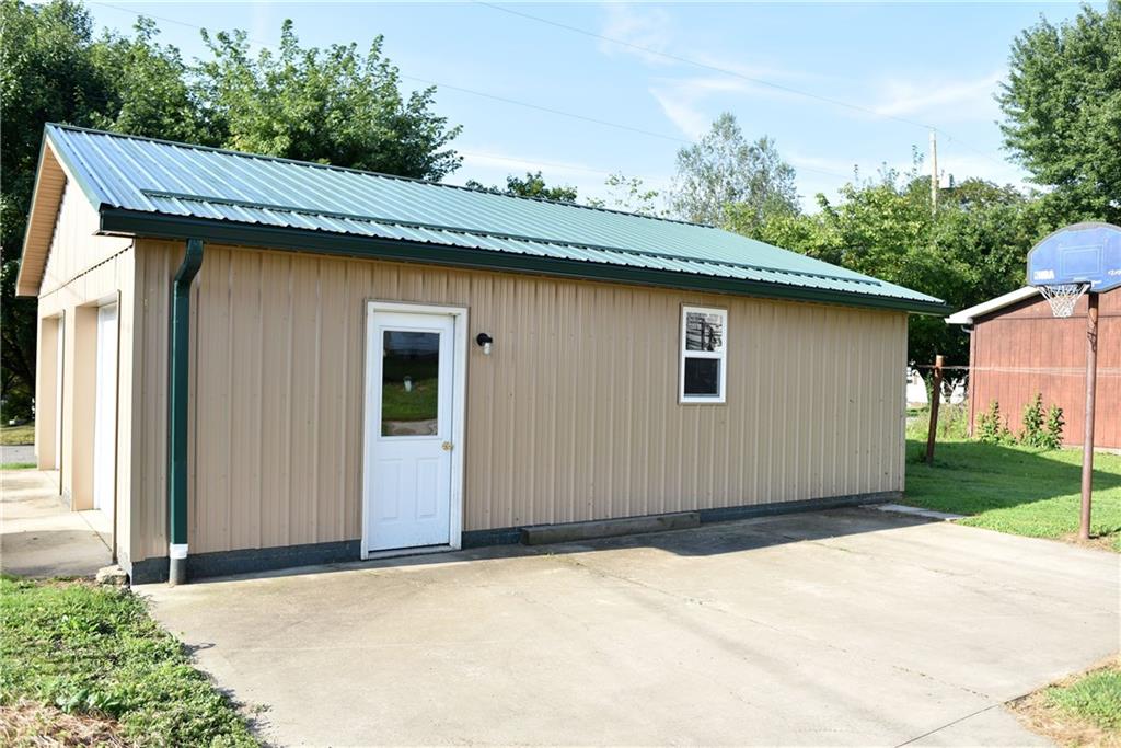 316 West Main Street Rural Valley, PA 16249 - Photo 5 of 18