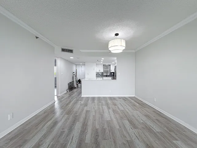 $2,300 | 3150 West Rolling Hills Circle, Unit 606, Davie, FL 33328