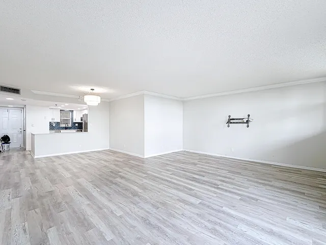 $2,300 | 3150 West Rolling Hills Circle, Unit 606, Davie, FL 33328